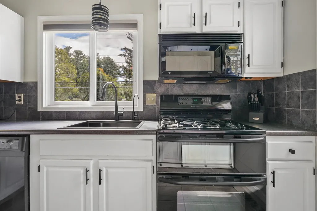 82 Spinnaker Way Portsmouth NH 03801