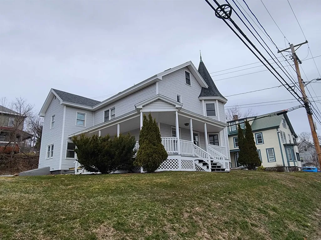 73 Pleasant Street Littleton NH 03561