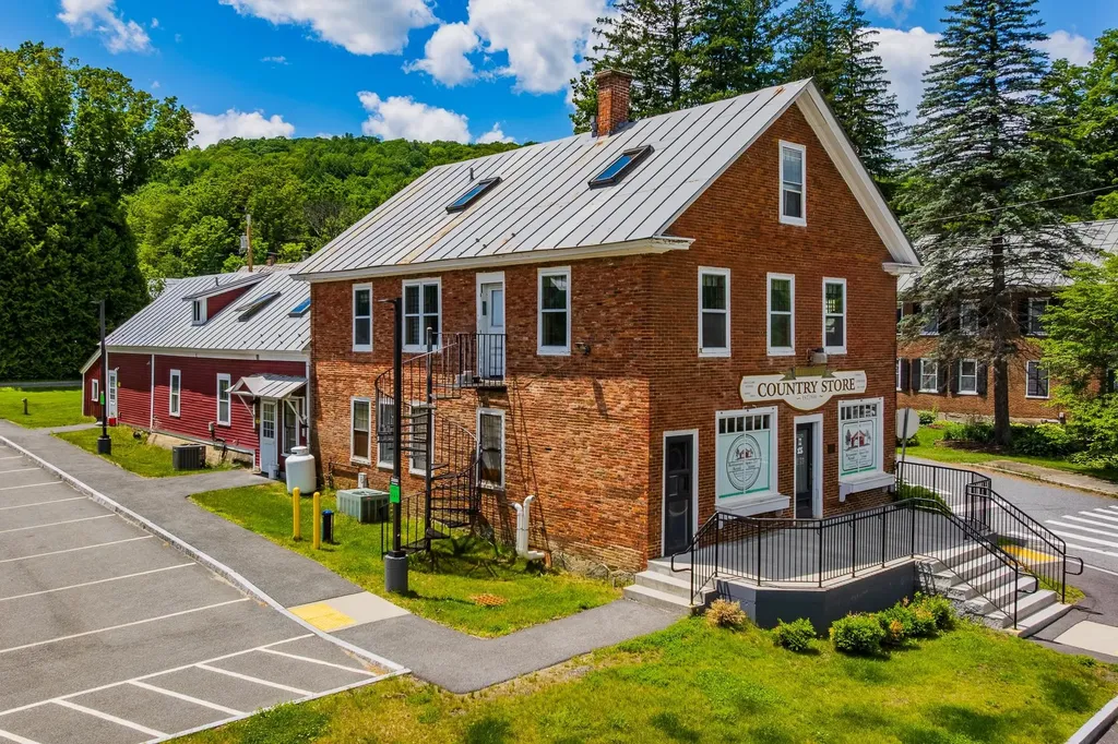 2706 East Woodstock Road Woodstock VT 05073