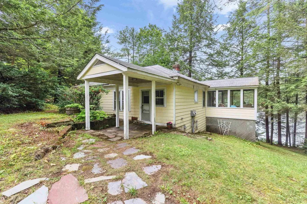 71 Headlands Road Winchester NH 03470