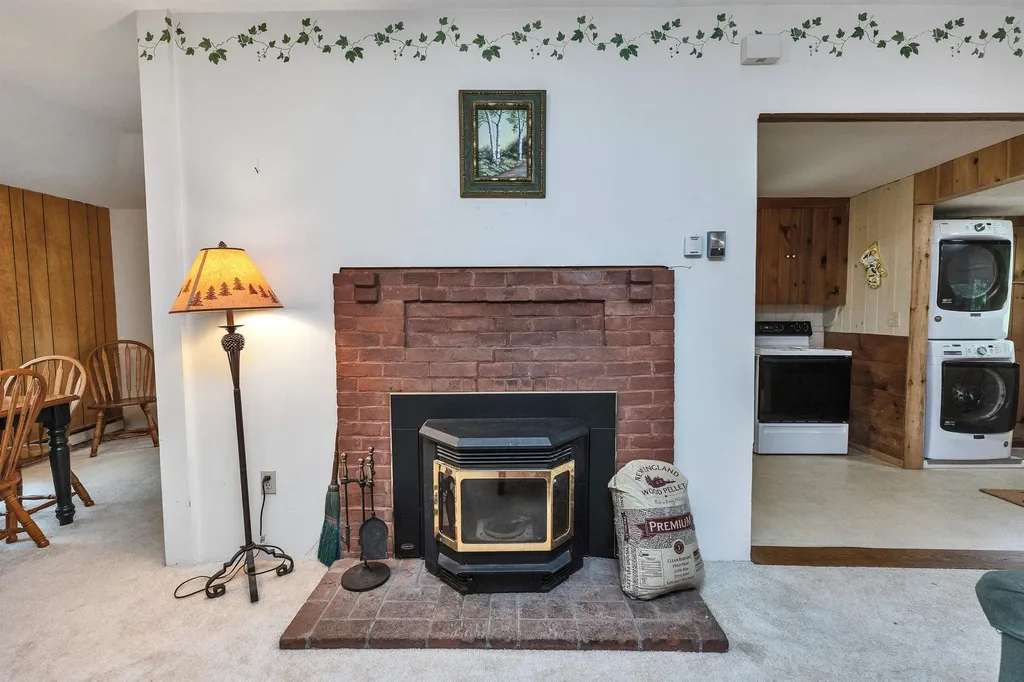 71 Headlands Road Winchester NH 03470