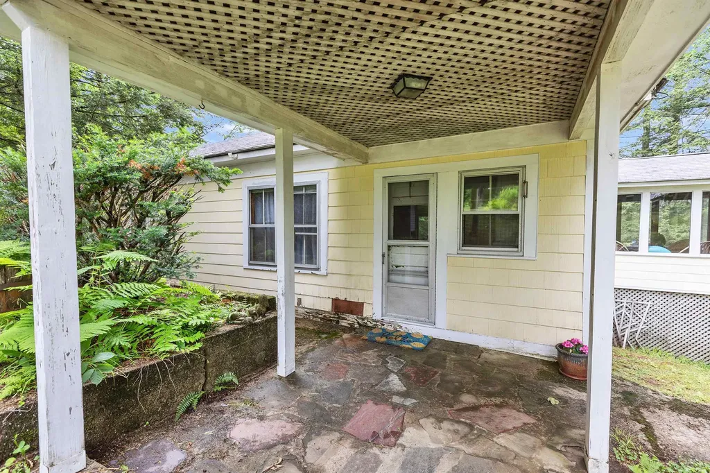 71 Headlands Road Winchester NH 03470