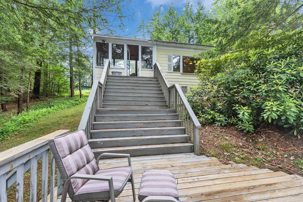 71 Headlands Road Winchester NH 03470