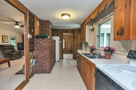 71 Headlands Road Winchester NH 03470