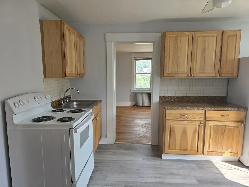 10 N. Main Street Lisbon NH 03585