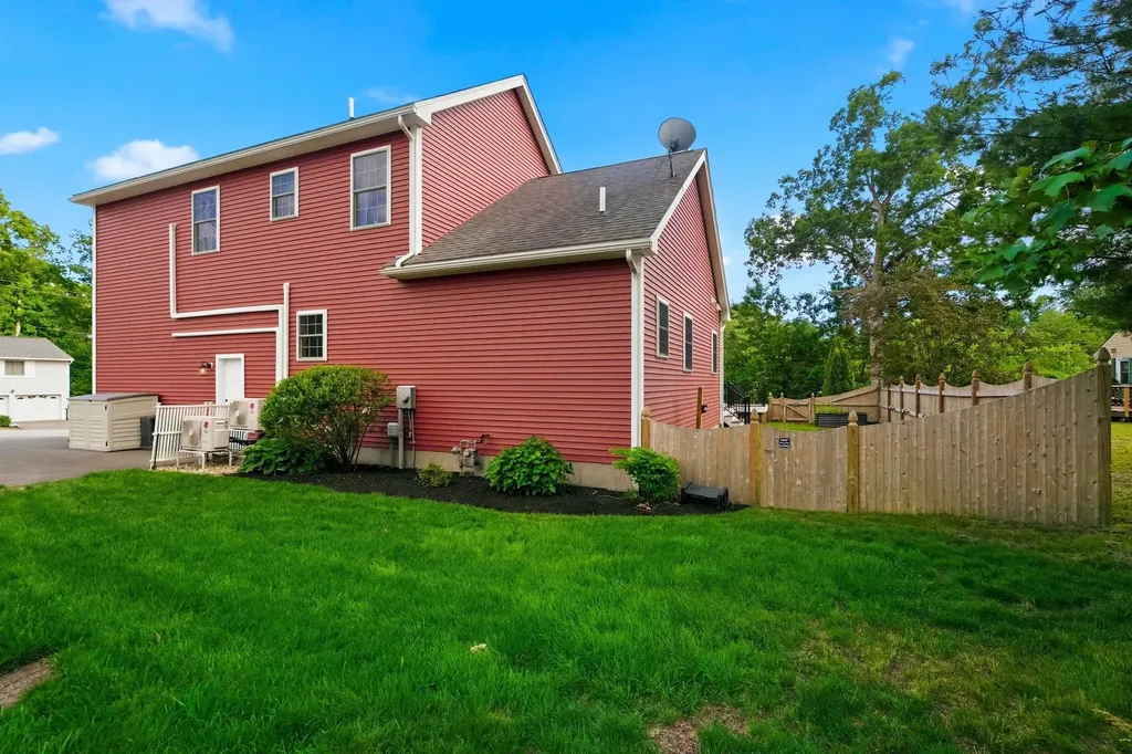 2 Merrill Street Hudson NH 03051