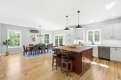 2 Merrill Street Hudson NH 03051