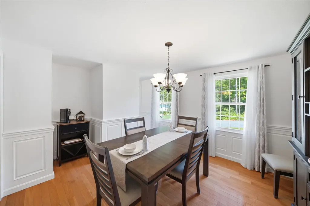 14 Macdonald Drive Nashua NH 03062
