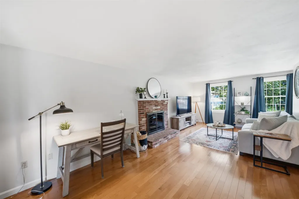 14 Macdonald Drive Nashua NH 03062