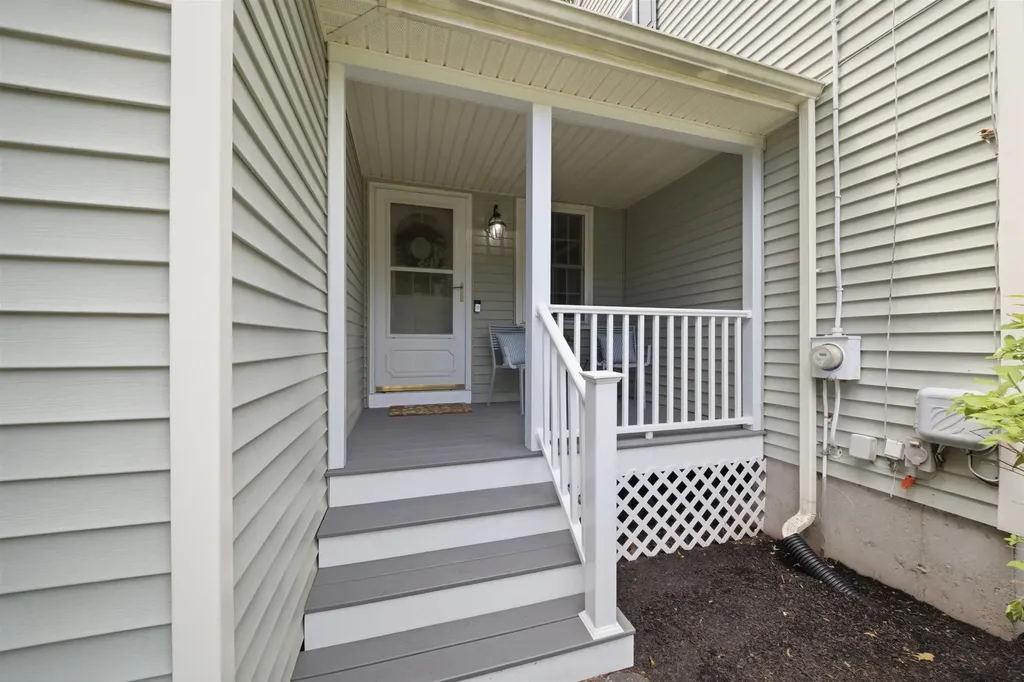 14 Macdonald Drive Nashua NH 03062