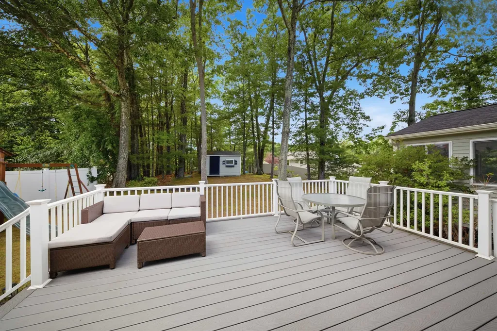 14 Macdonald Drive Nashua NH 03062