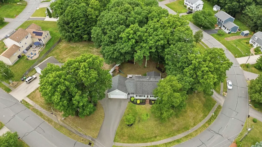 14 Macdonald Drive Nashua NH 03062