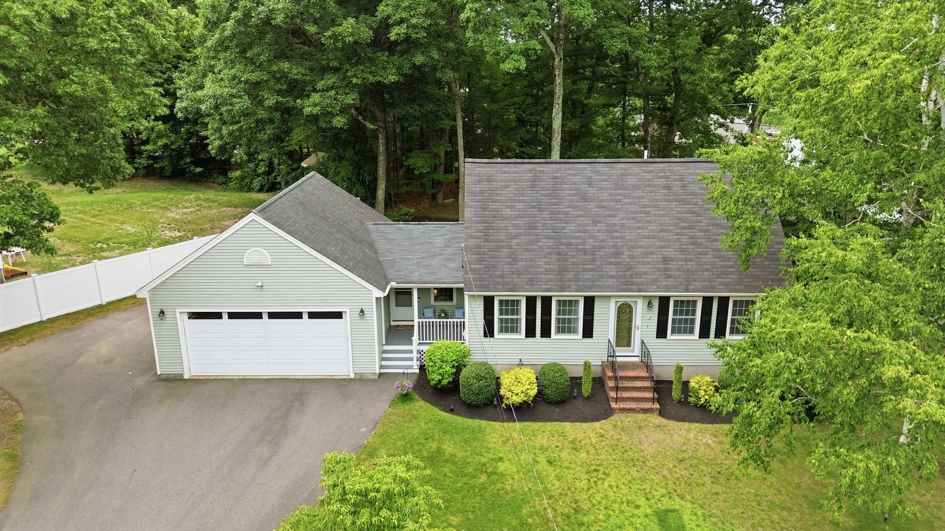14 Macdonald Drive Nashua NH 03062