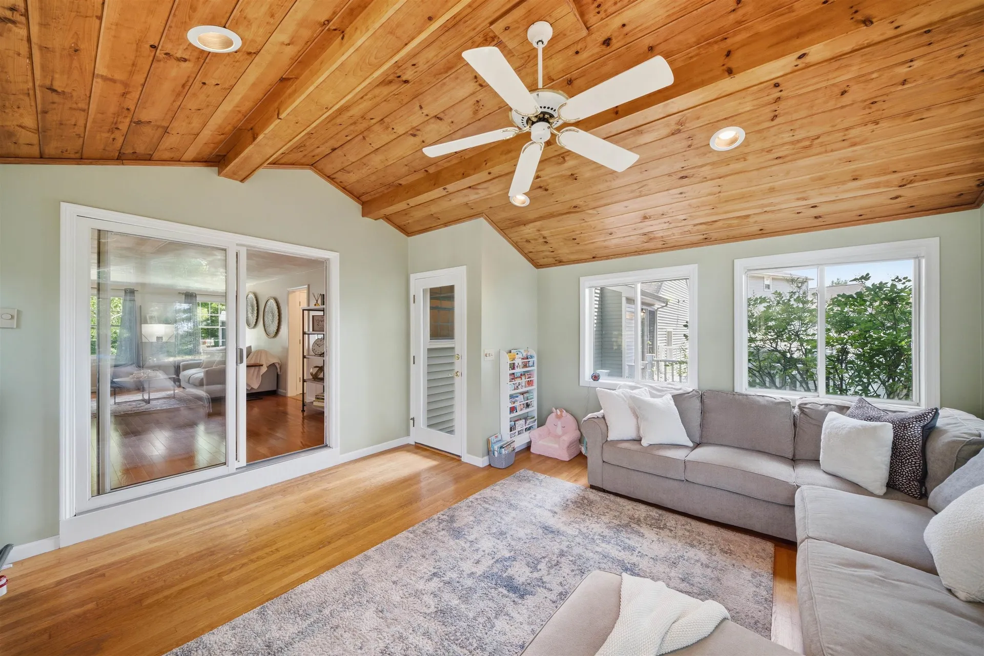 14 Macdonald Drive Nashua NH 03062