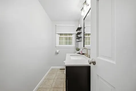 14 Macdonald Drive Nashua NH 03062