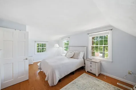 14 Macdonald Drive Nashua NH 03062