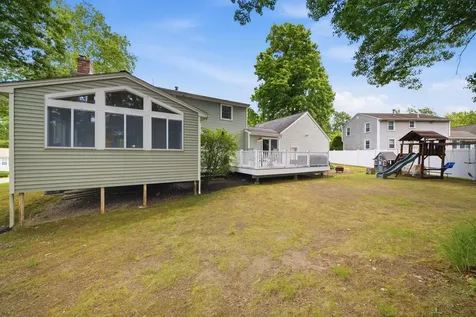 14 Macdonald Drive Nashua NH 03062