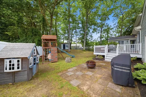 14 Macdonald Drive Nashua NH 03062