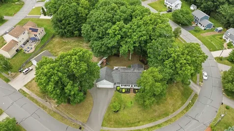14 Macdonald Drive Nashua NH 03062