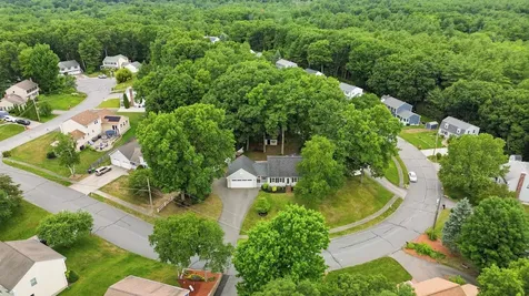 14 Macdonald Drive Nashua NH 03062