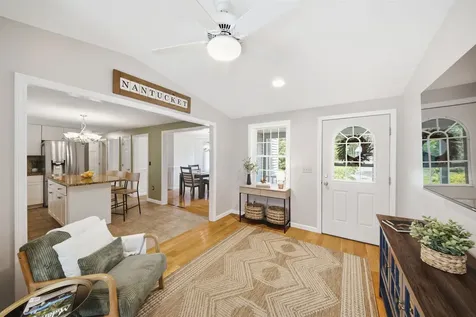 14 Macdonald Drive Nashua NH 03062