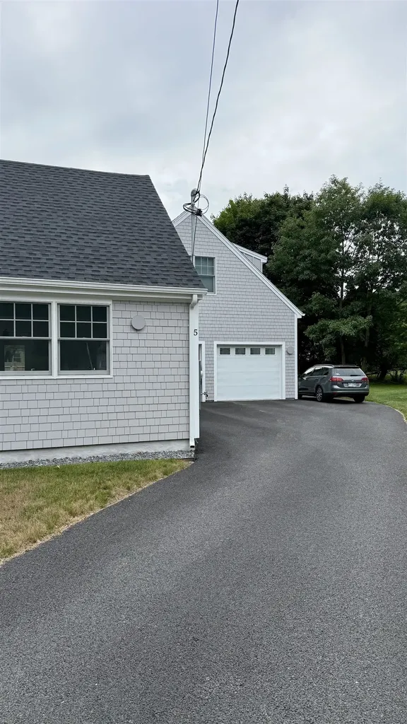 5 Douglas Circle Rye NH 03870