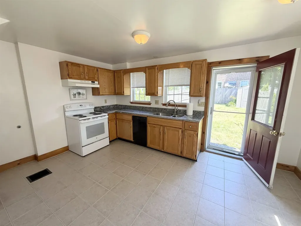 648 Kearsarge Way Portsmouth NH 03801