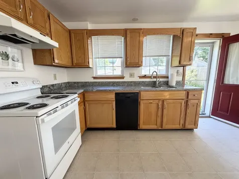 648 Kearsarge Way Portsmouth NH 03801