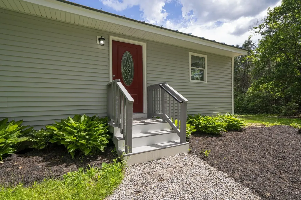 63 Cornish Turnpike Newport NH 03773-2300