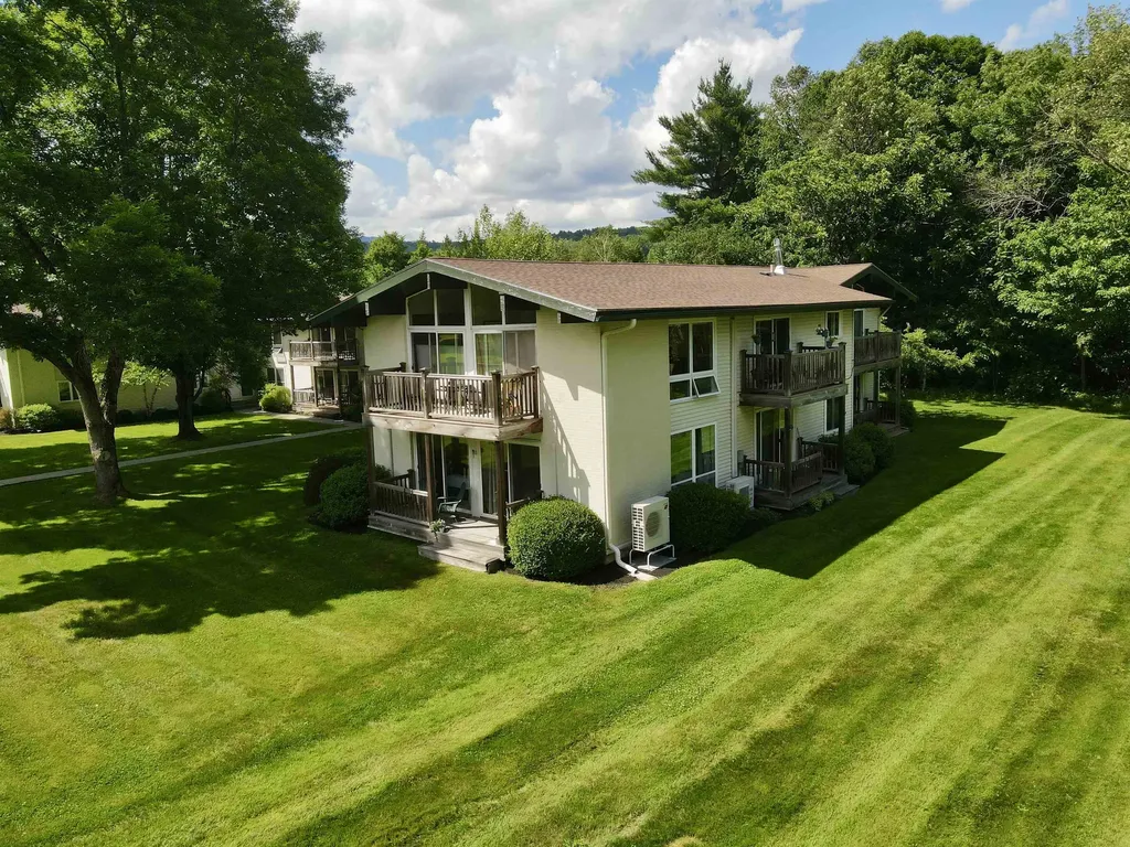 82 Towne Farm Lane Stowe VT 05672
