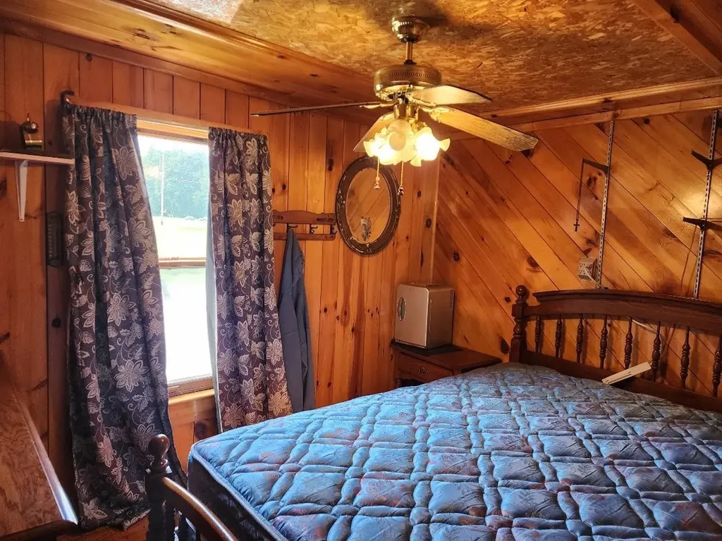 24 Braggs Bay Road Errol NH 03579