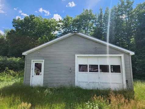 24 Braggs Bay Road Errol NH 03579