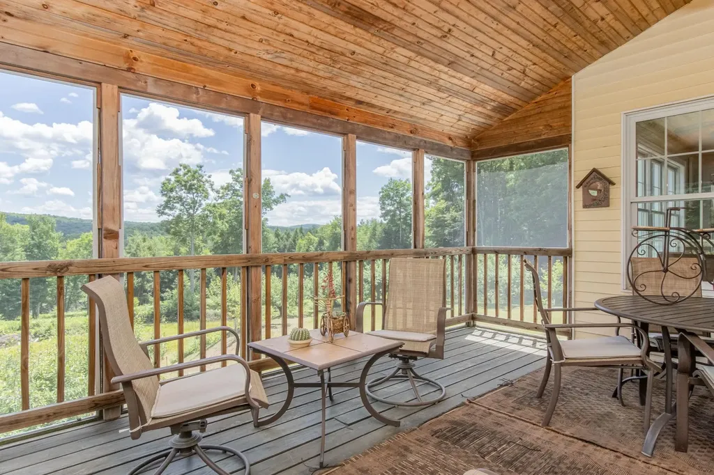 57 Beard Road New Boston NH 03070