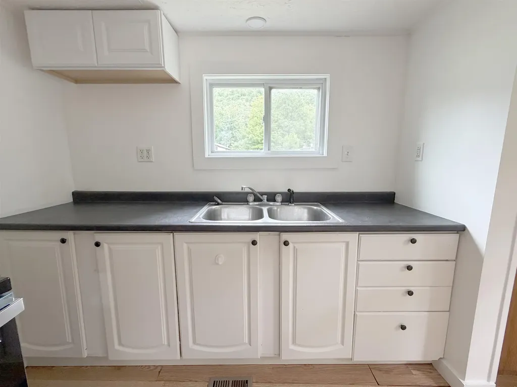 22 Valley Road Brattleboro VT 05301