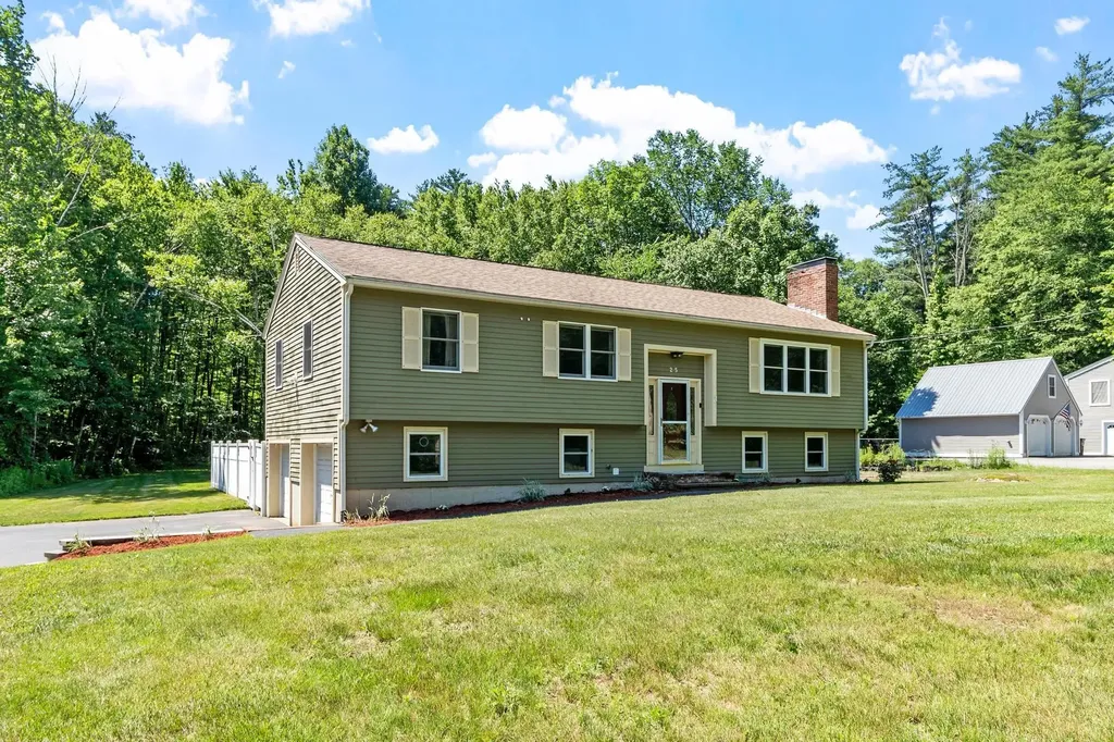 25 Sawyer Avenue Atkinson NH 03811
