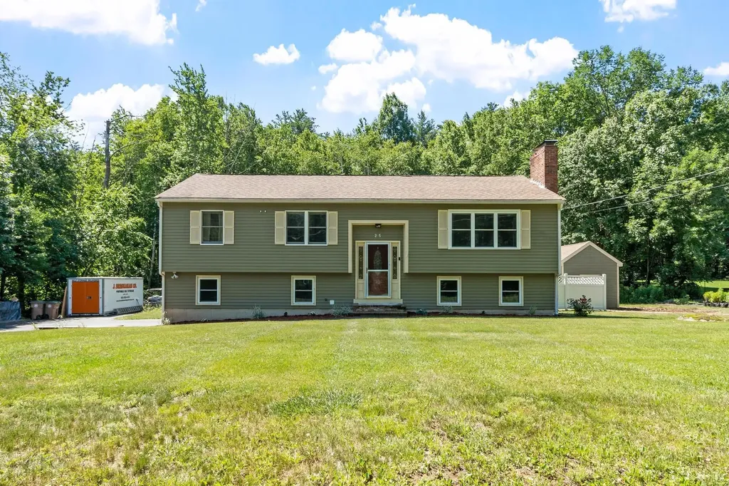 25 Sawyer Avenue Atkinson NH 03811