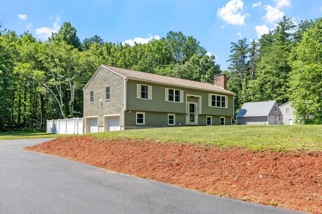 25 Sawyer Avenue Atkinson NH 03811
