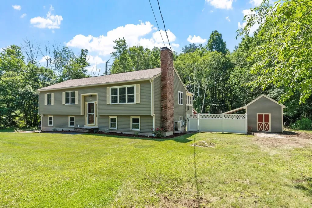 25 Sawyer Avenue Atkinson NH 03811