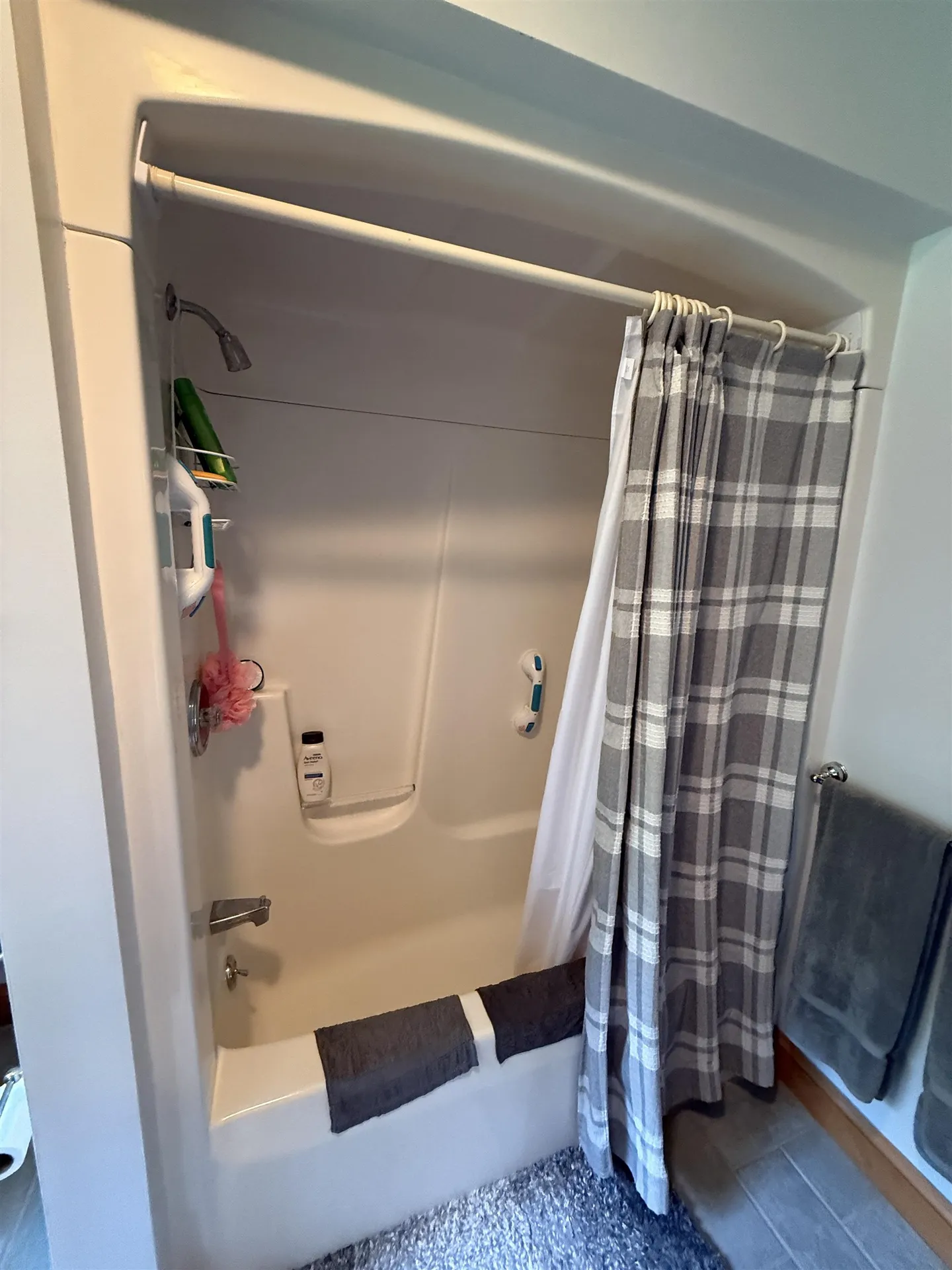 82 Spring Creek Road St. Johnsbury VT 05819