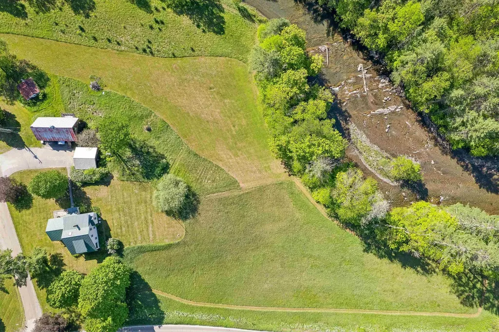 4 Larkin Road Tunbridge VT 05077