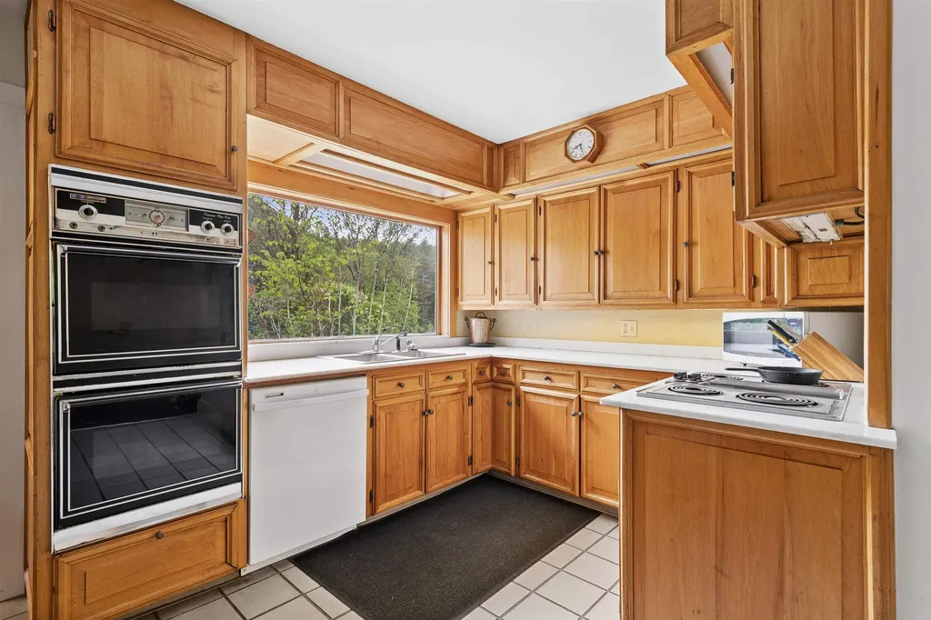 4 Larkin Road Tunbridge VT 05077