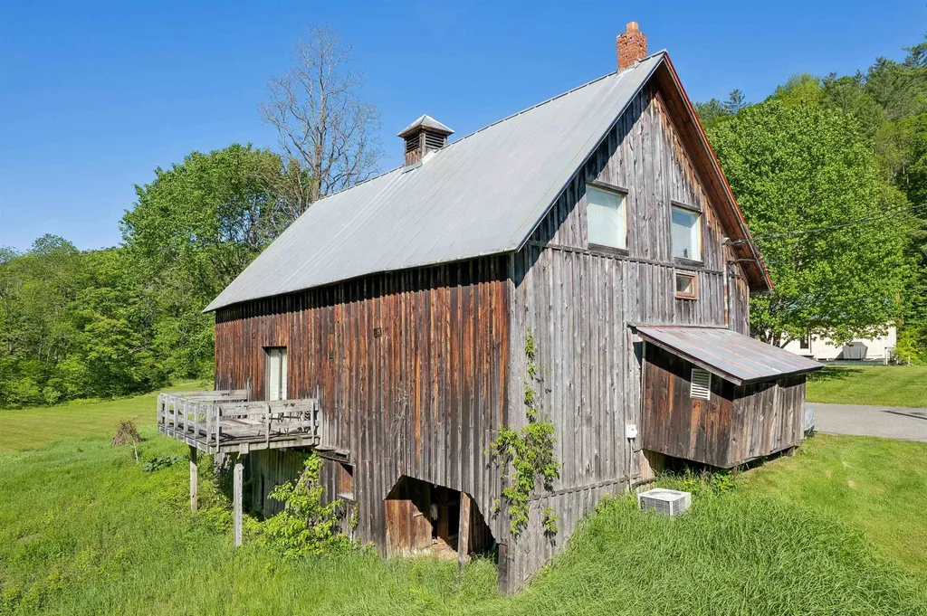 4 Larkin Road Tunbridge VT 05077