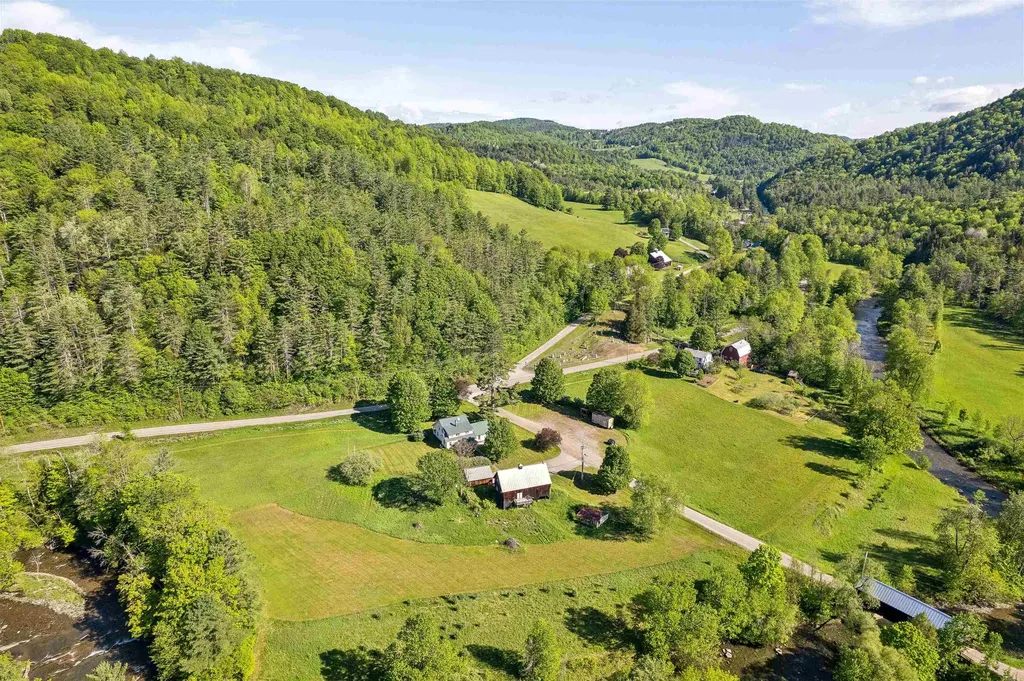 4 Larkin Road Tunbridge VT 05077