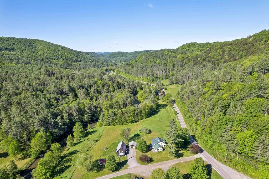 4 Larkin Road Tunbridge VT 05077