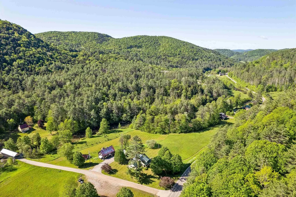 4 Larkin Road Tunbridge VT 05077