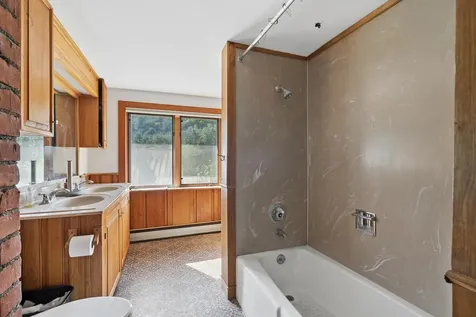 4 Larkin Road Tunbridge VT 05077