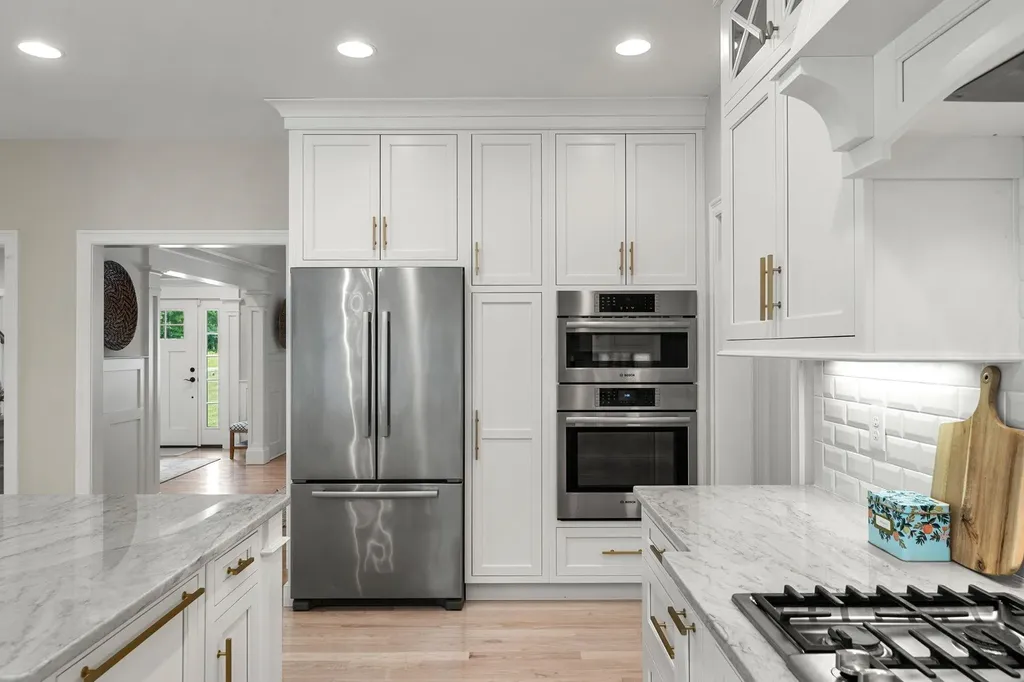 32 Settlers Court Bedford NH 03110