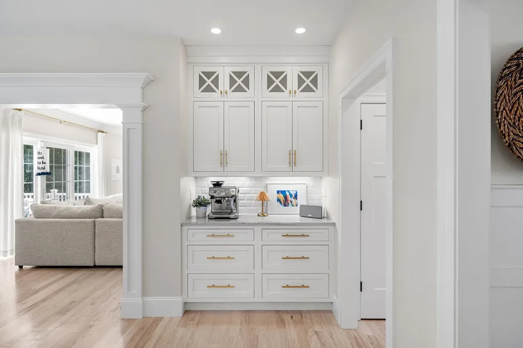 32 Settlers Court Bedford NH 03110