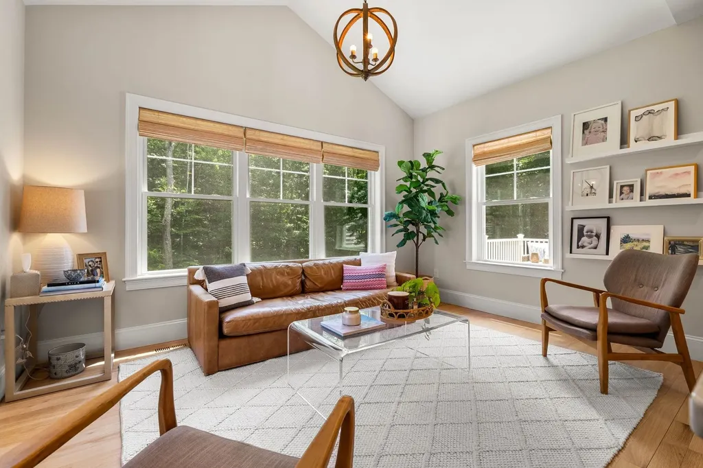 32 Settlers Court Bedford NH 03110