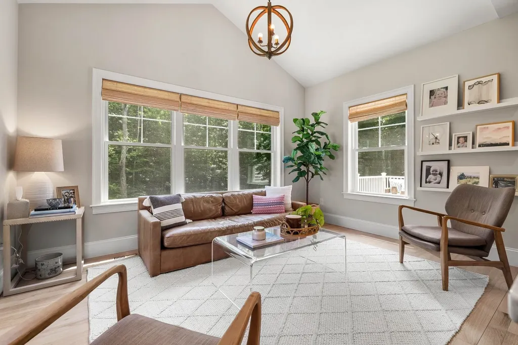 32 Settlers Court Bedford NH 03110